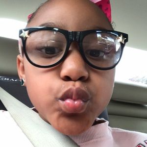 Meet your Posher, Chloe